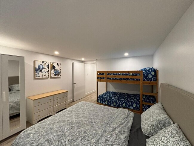 Photo - 2698 Chem. Bedford Unit ID1061556P