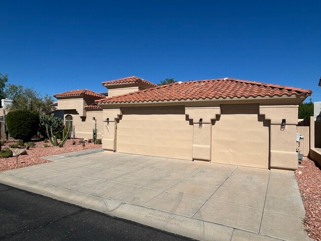 Photo - 14037 N 10th Pl