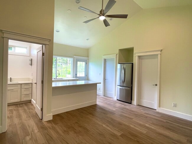 Photo - 73-4583 Kukuki St Unit 2 Bd 1 Br