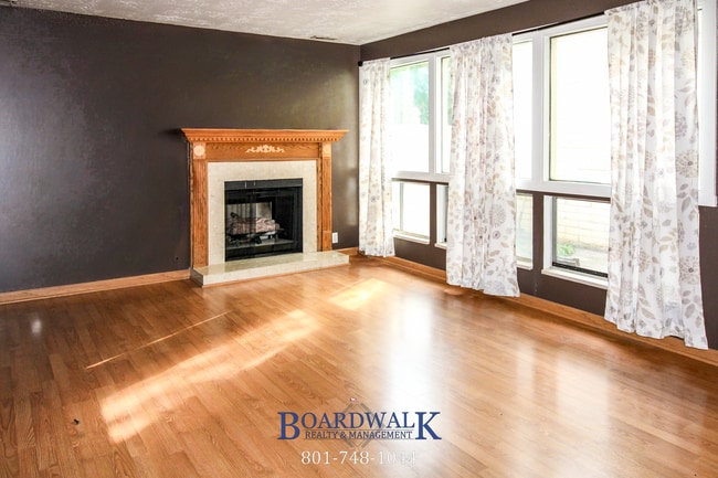 Photo - Spacious Sandy Home