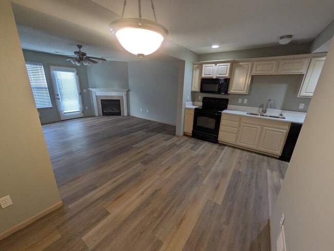 Photo - 2013 Hickoryleaf Ln