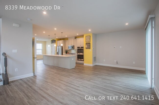 Photo - 8339 Meadowood Dr