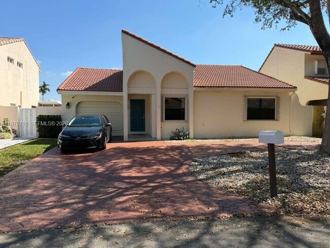 Photo - 2925 E Aviary Dr