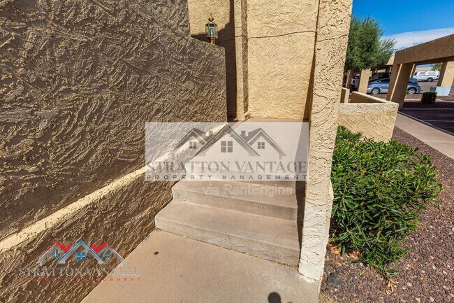 Photo - 2165 E University Dr