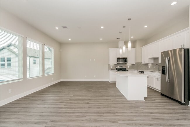 Photo - 8318 Curry Rd