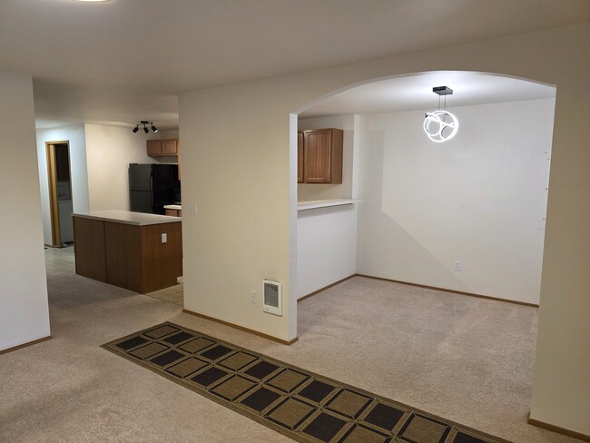 Photo - 2732 Hidden Springs Loop SE