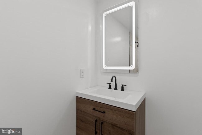 Photo - 6 Roundwood Ln