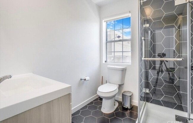 Photo - 2481 S Bundy Dr