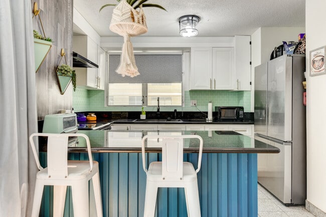 Photo - 2355 Ala Wai Blvd Unidad Waikiki Getaway