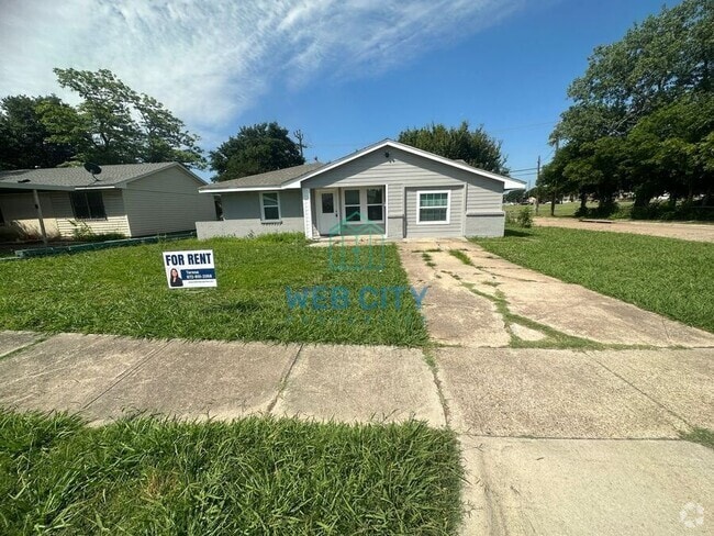 Building Photo - 1635 Lee St Rental