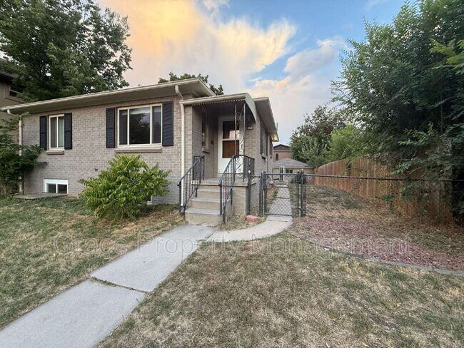 Photo - 2620 S York St House