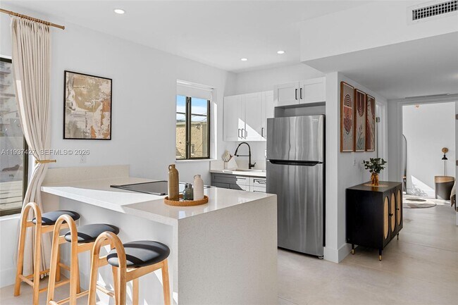 Photo - 1144 SW 4th St Unit 8