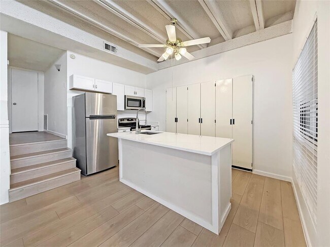 Photo - 5804 Circulo Dr Unit 5E