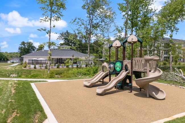 Photo - Laurel at the Woodlands