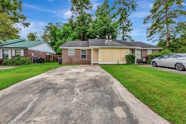 Charming 2-Bedroom Duplex in Gadsden Acres... - Charming 2-Bedroom Duplex in Gadsden Acres... Townhome