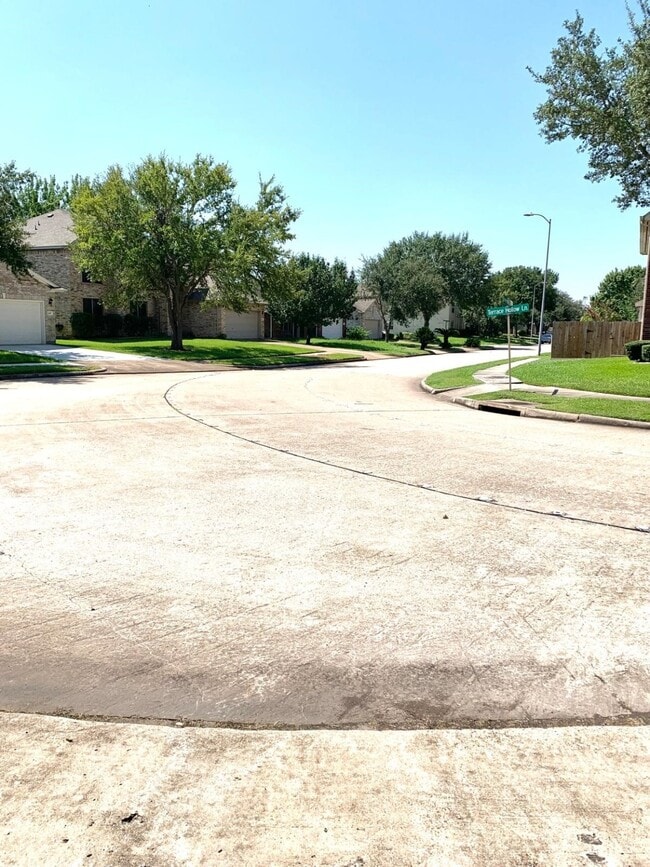 Photo - 16523 Terrace Hollow Ln