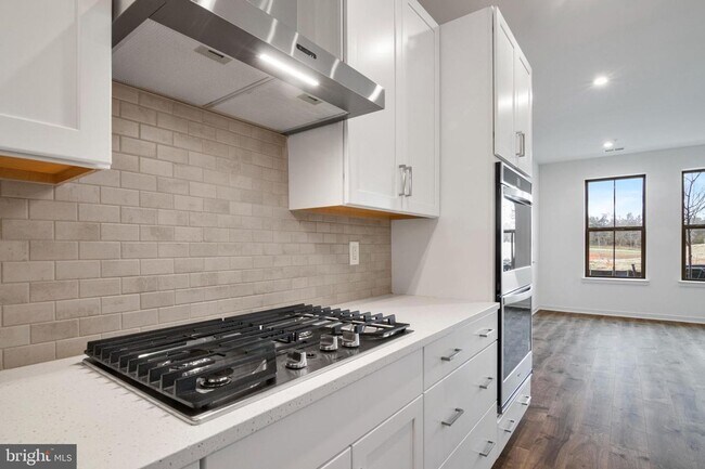 Photo - This stunning luxury 2-story condo has 3 beds & 2.5 baths with over 1500 sq ft of living space.