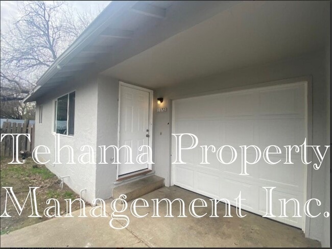 Building Photo - 2 Bedroom Duplex