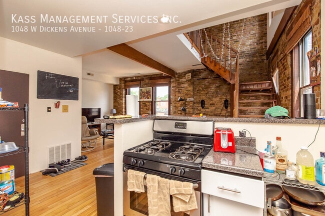 Photo - 1048 W Dickens Ave Unit 1048-23