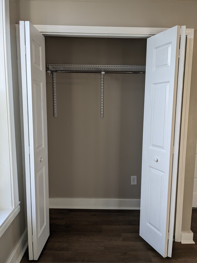 Bedroom closet - 4619 Southern Pky Unidad 3