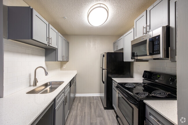 2BR - 1BA, 1059 Sqf - River Vista