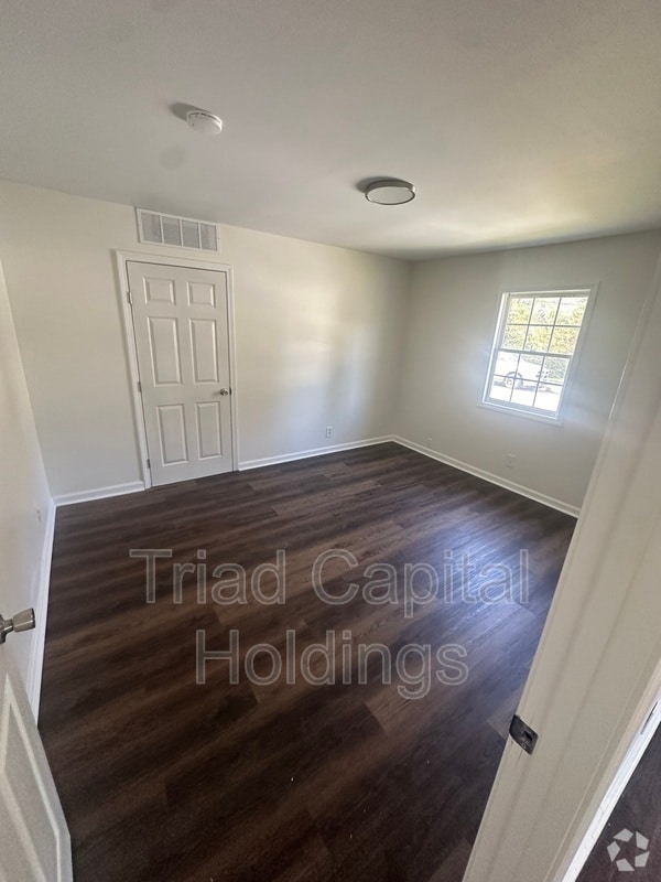Building Photo - 502 Alexander St Rental