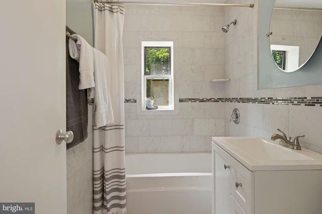 Photo - 4100 W St NW Unidad 302