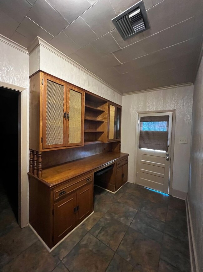 Photo - Four Bedroom, Two Bathroom , House Near UL...