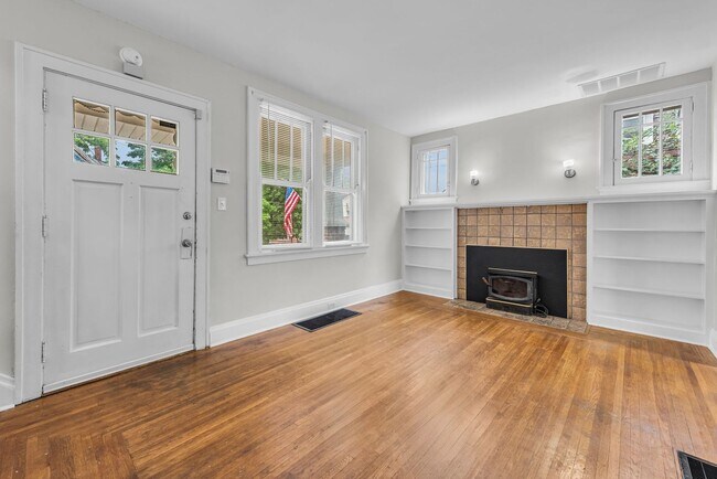 Photo - WESTWOOD - Charming 3bd Tudor w modern updates