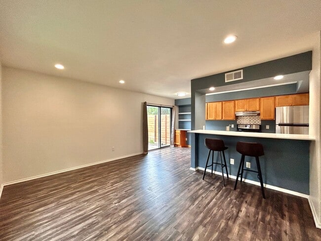 Photo - 6005 Cougar Dr Unidad A