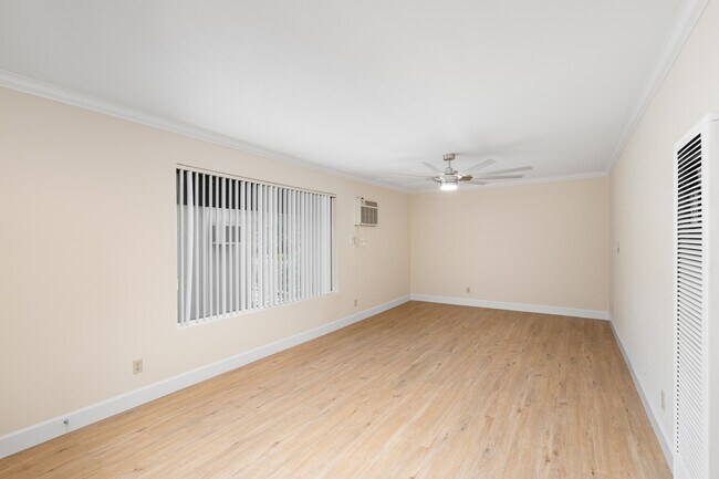 2266 Cazador Dr