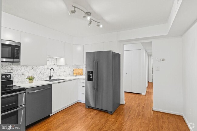 Building Photo - 2 Bailiffs Ct Unit 102 Rental