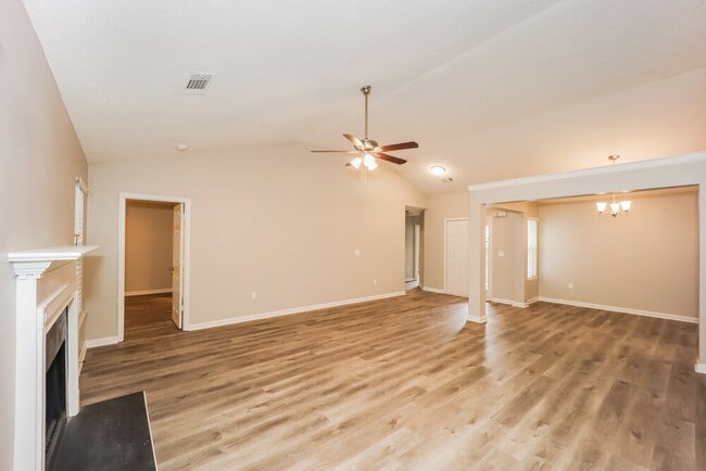 Photo - 154 Fairhaven Tr