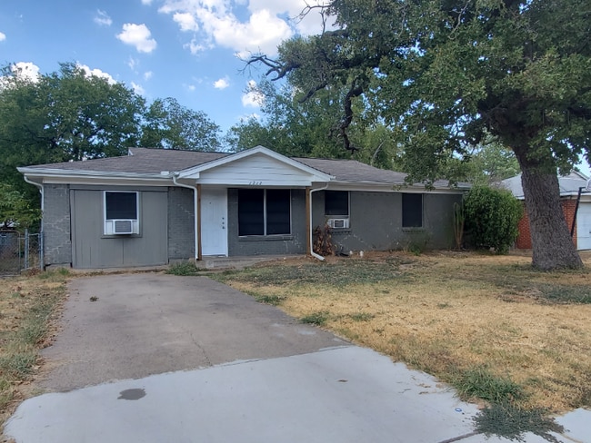 1717 Magnolia Dr