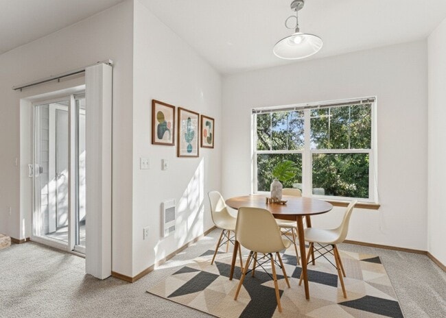 Photo - Reedville Commons