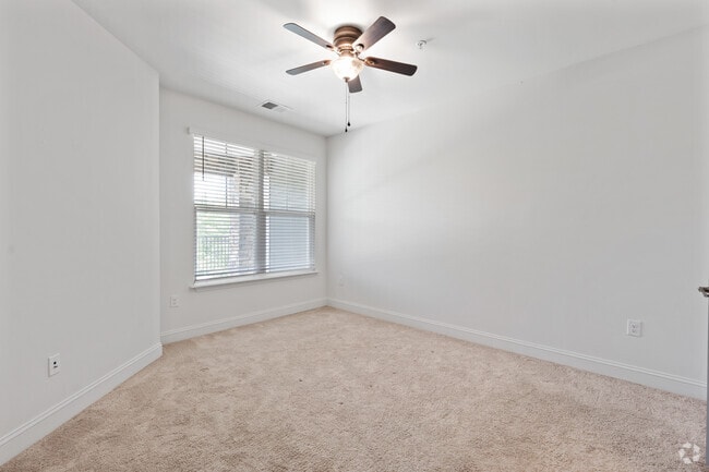 2BR, 2BA - 1,065SF - Primary Bedroom