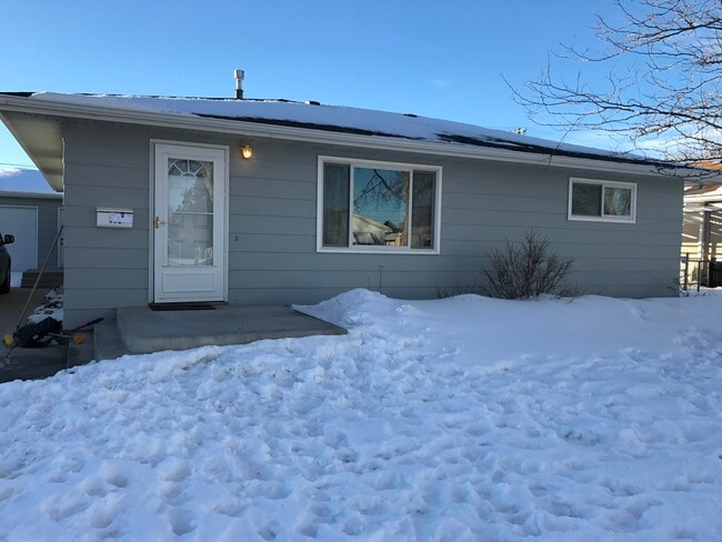 Building Photo - 116 7th Ave