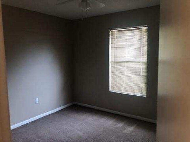 Photo - 807 N Gary Rd