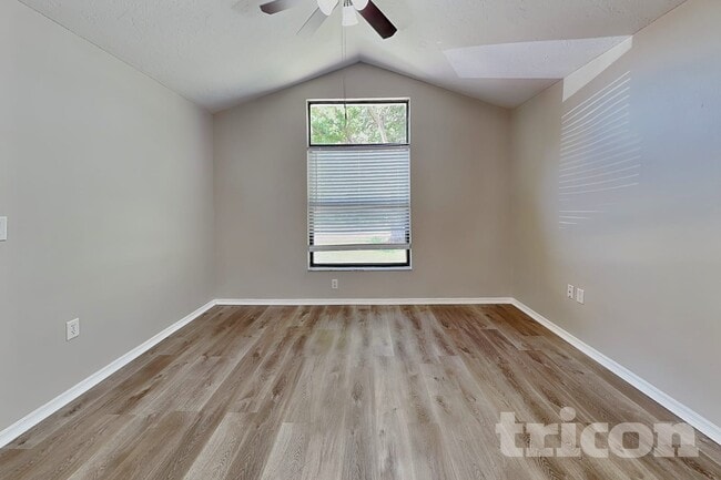 Photo - 4903 6th Ave E