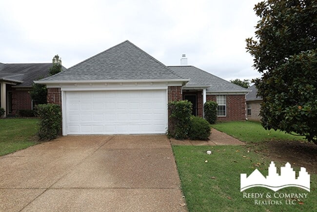 Modern Home with Master Bathroom - Modern Home with Master Bathroom