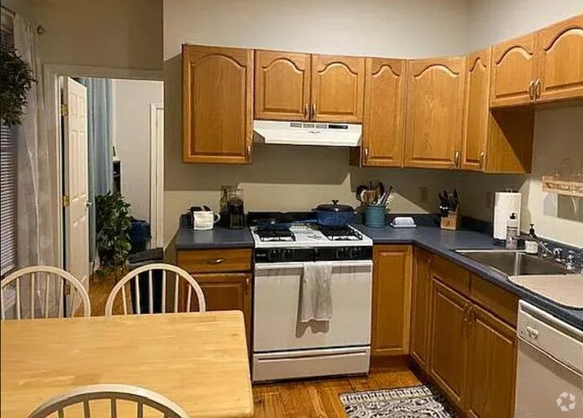 Building Photo - 40 Florence St Unit 46-1 Rental