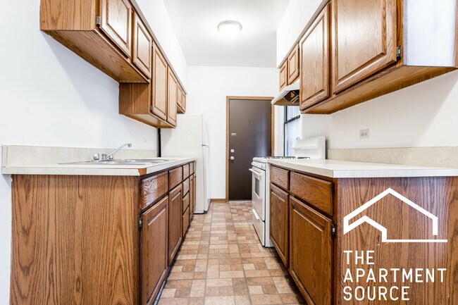 Photo - 629 W Melrose St Unit 1H