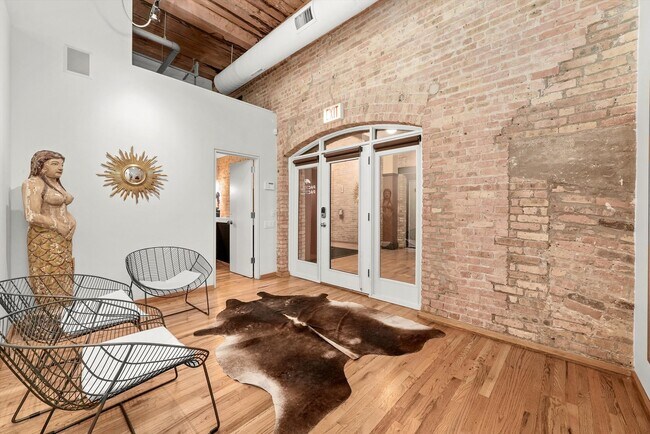 Photo - 1327 W Washington Blvd