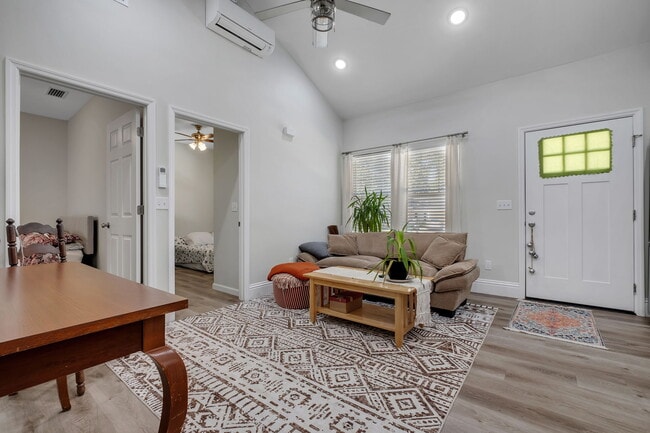 Photo - 15 Arapaho Trl