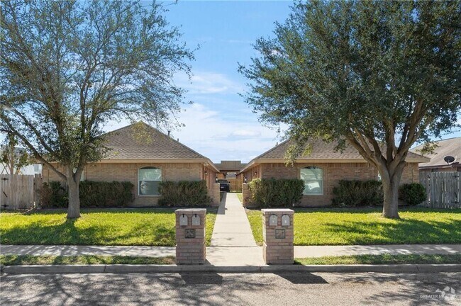 Building Photo - 705 W Bronze Dr Unit 1 Rental