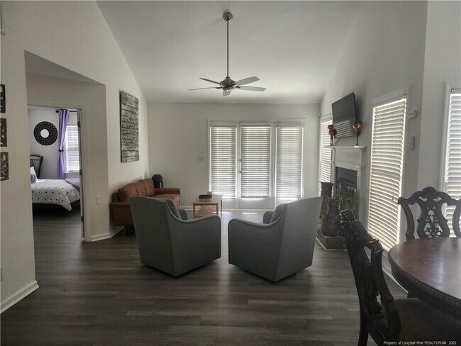 Photo - 426 Georgetown Cir