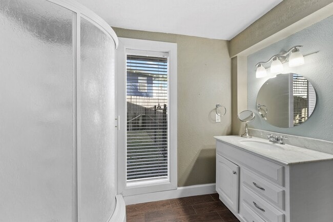 Building Photo - 16603 Jamaica Cove Rd