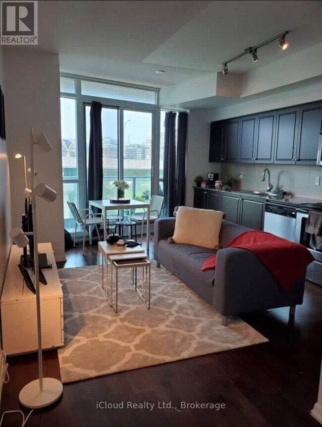 Photo - 209 Fort York Blvd Unit 772