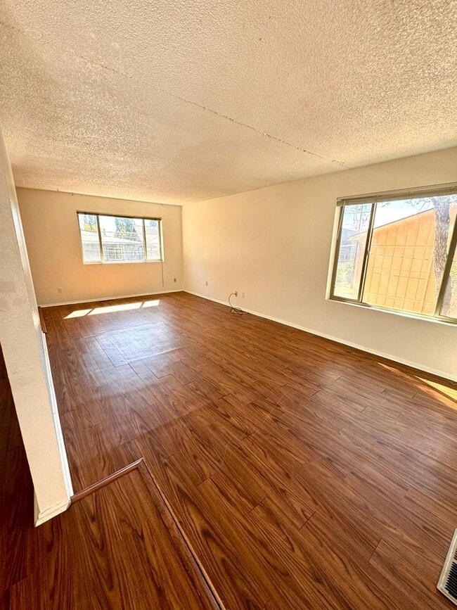 Photo - 409 E Cherry Ave Unit 1