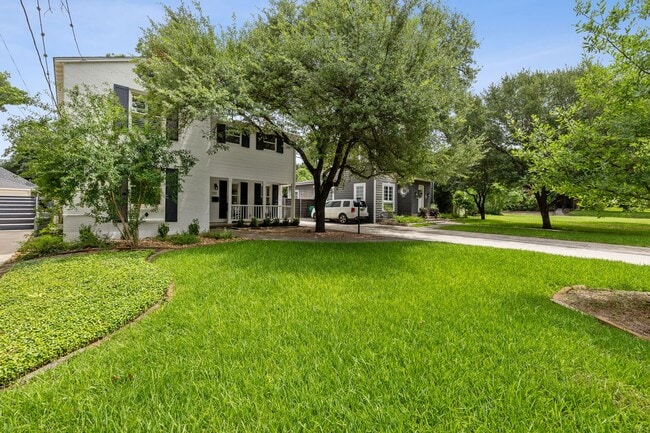Photo - CHARMING 3-BEDROOM IN THE HEART OF ALAMO HEIGHTS